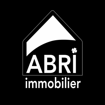 Abri immobilier monochrome white